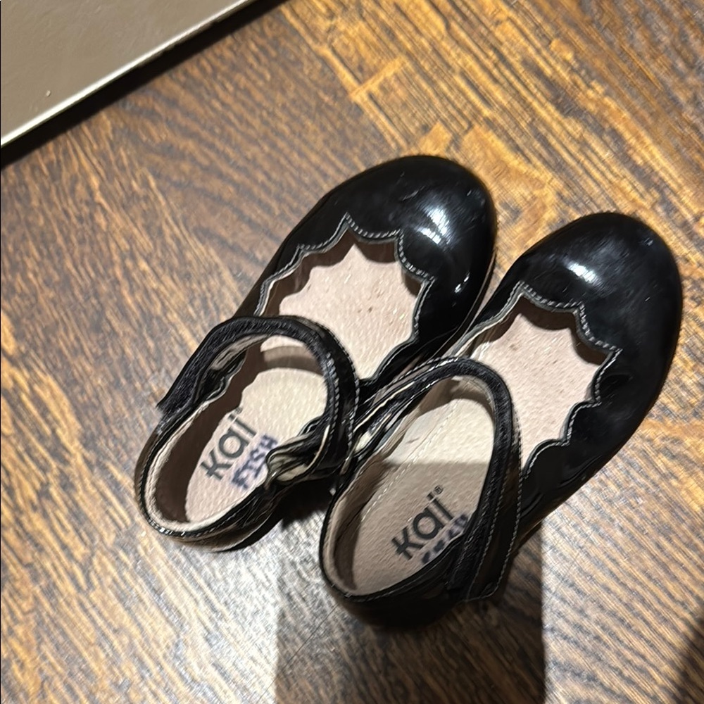 Kaii Black Dress Shoes with Patent Finish